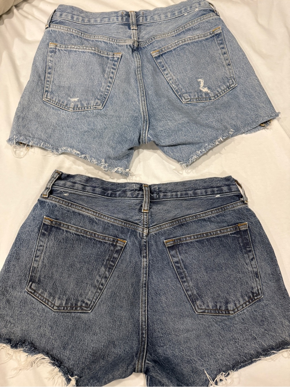 Agolde Two-Pair Parker Long Shorts in Light Blue and Dark Blue - Picture 4 of 4